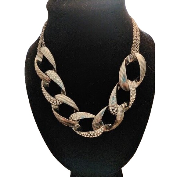 SILVER TONE LARGE OVAL LINKS WITH RHINESTONES THAT SHINE AND TEXTURED CHOKER! - Picture 1 of 6